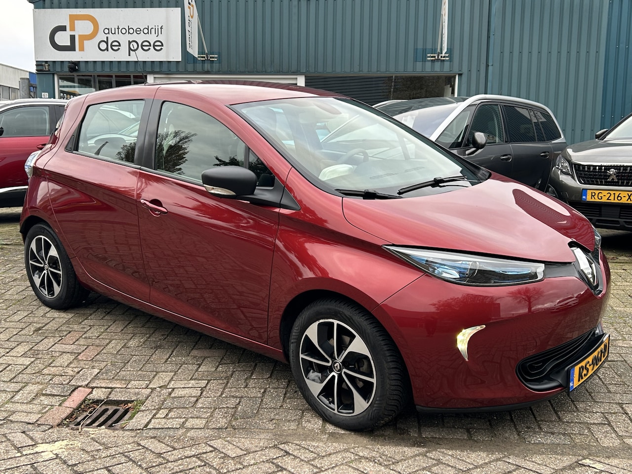 Renault Zoe - Q90 Life 41 kWh (300km) € 7350 NA SUBSIDIE INCL.ACCU/GARANTIE/CLIMA/CRUISE/NAVI/LICHTMETAA - AutoWereld.nl