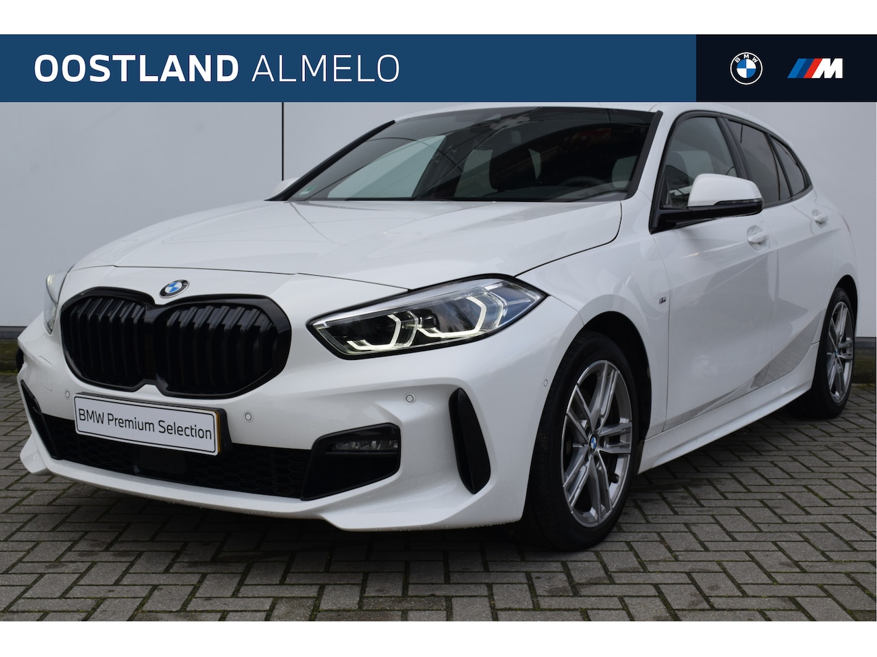 BMW 1-serie - 118i High Executive M Sport Automaat / Panoramadak / Sportstoelen / LED / M Sportonderstel - AutoWereld.nl