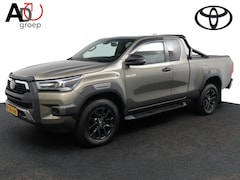 Toyota HiLux - 2.8 D-4D Xtra Cab Invincible | Automaat | Trekhaak | Leer | Parkeersensoren Rondom | Stoel