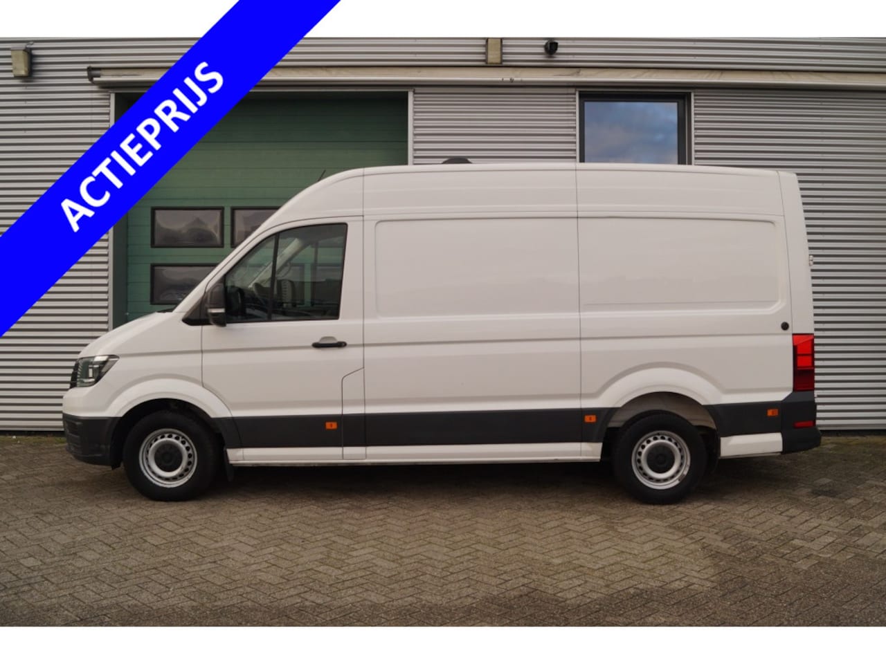 Volkswagen Crafter - 2.0 TDI 140pk L3-H3 Edition -NAVI-AIRCO-CAM-3pers.- - AutoWereld.nl