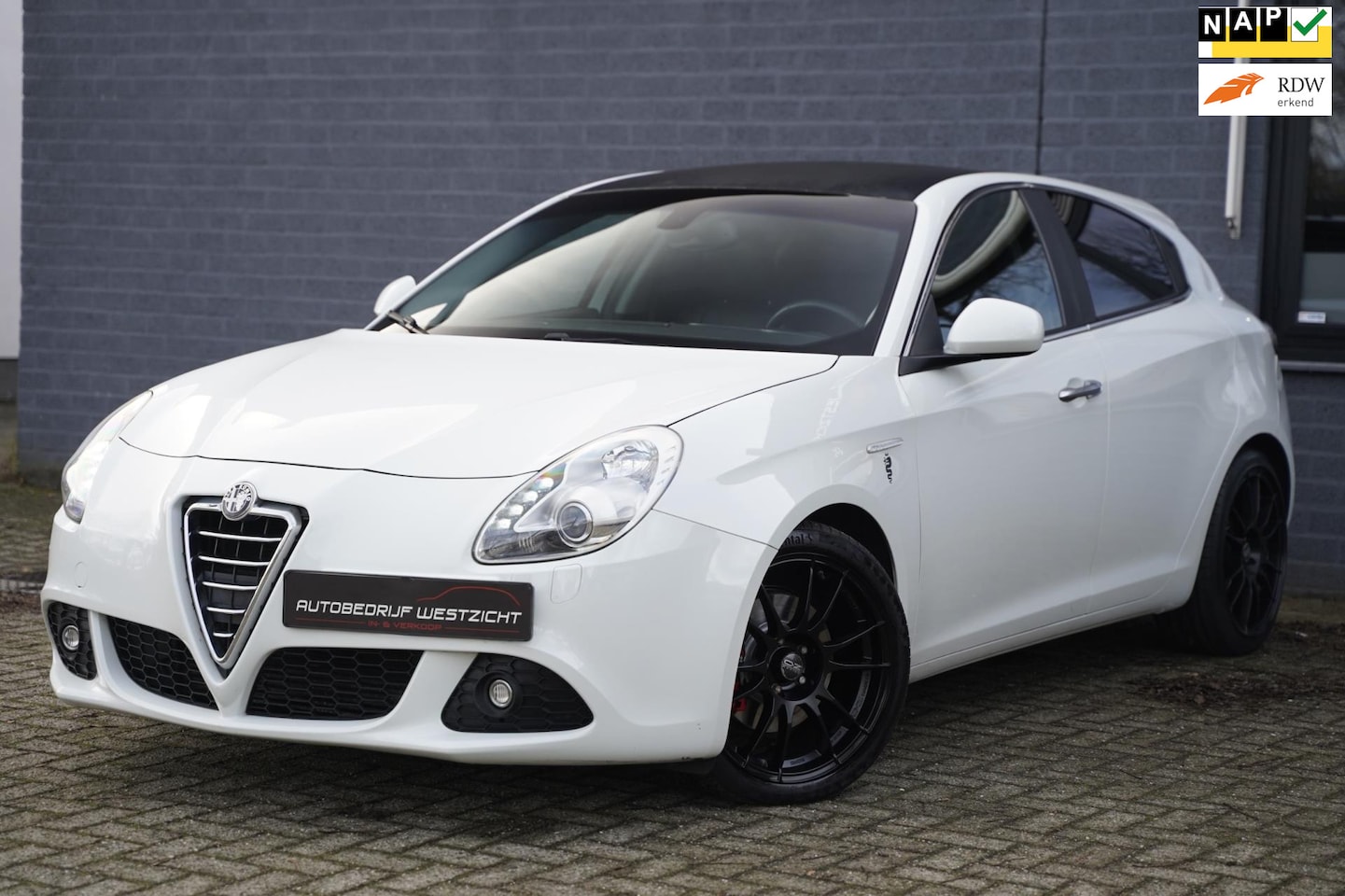 Alfa Romeo Giulietta - 1.4 Turbo Turismo Automaat, Leder, O.Z. - AutoWereld.nl