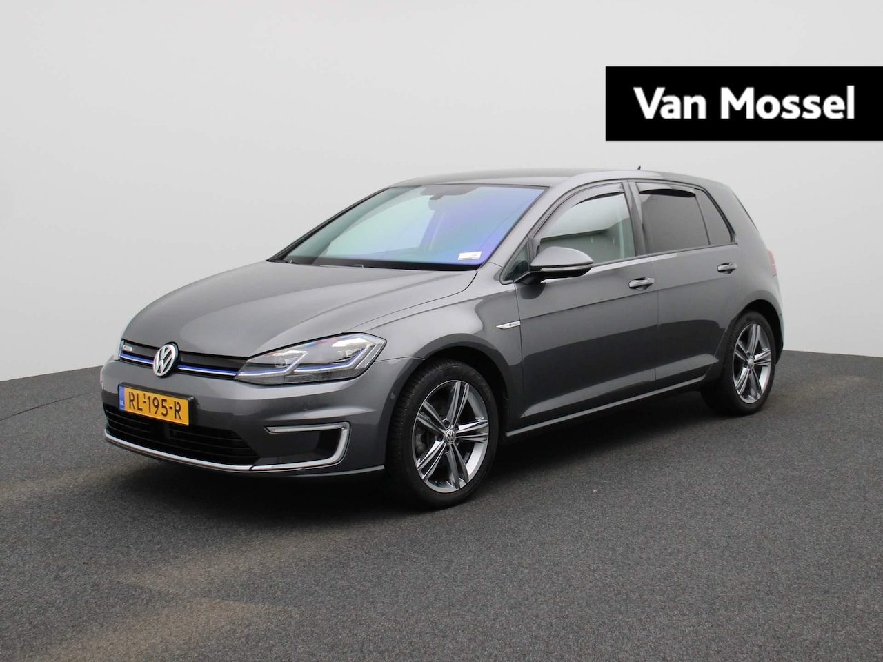 Volkswagen e-Golf - e-Golf 136 PK DSG | Apple Carplay | Digital Cockpit Pro | Leder Bekleding | Achteruitrijca - AutoWereld.nl