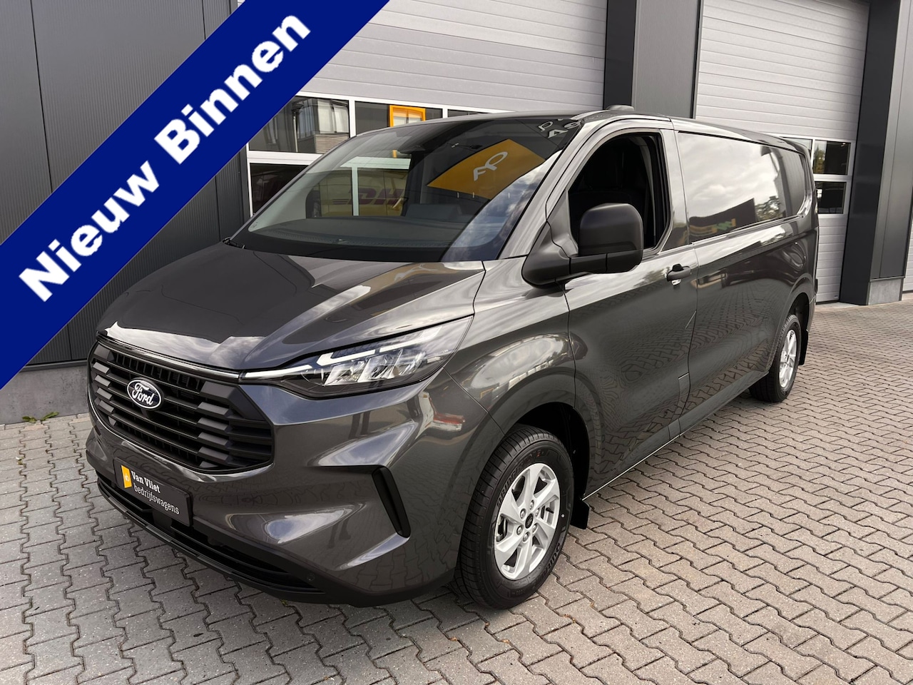 Ford Transit Custom - 320 2.0 TDCI L2H1 170PK VVB EDITION Nieuw direct rijden - AutoWereld.nl