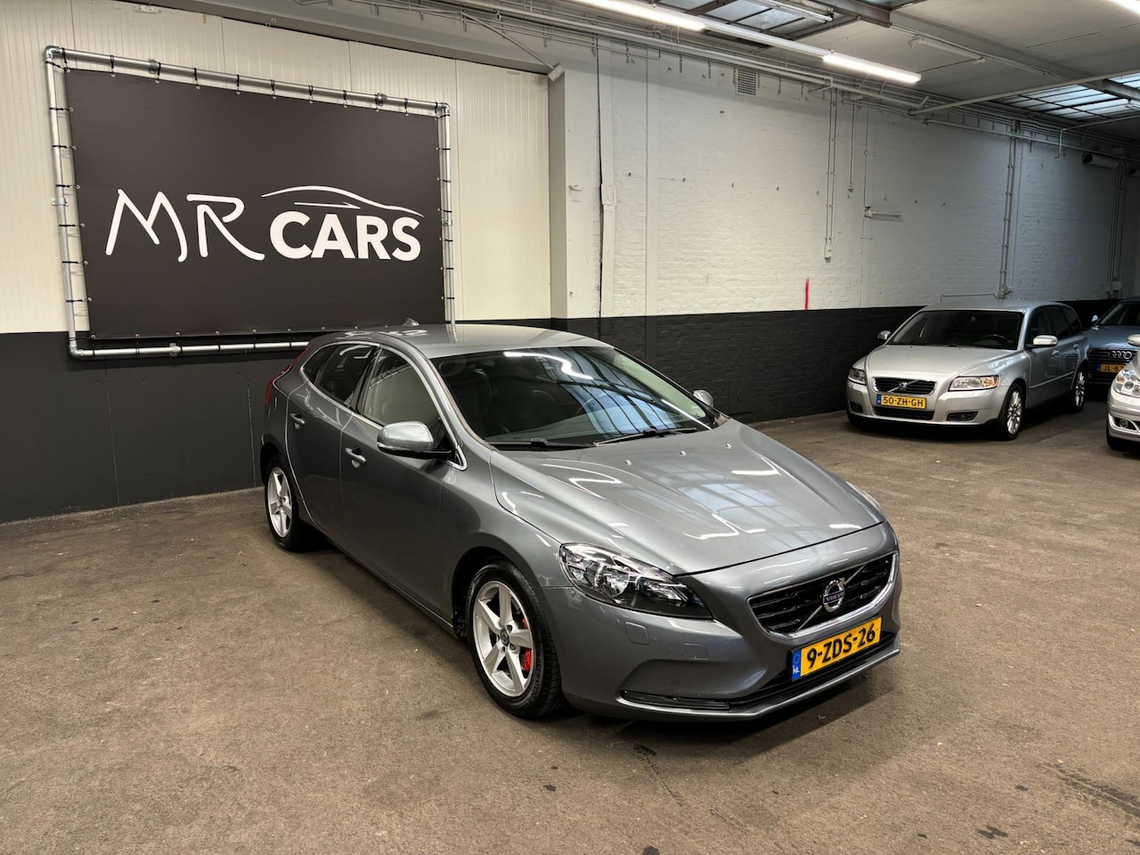 Volvo V40 - 1.6 D2 Momentum Navi/Airco/Cruise Control - AutoWereld.nl