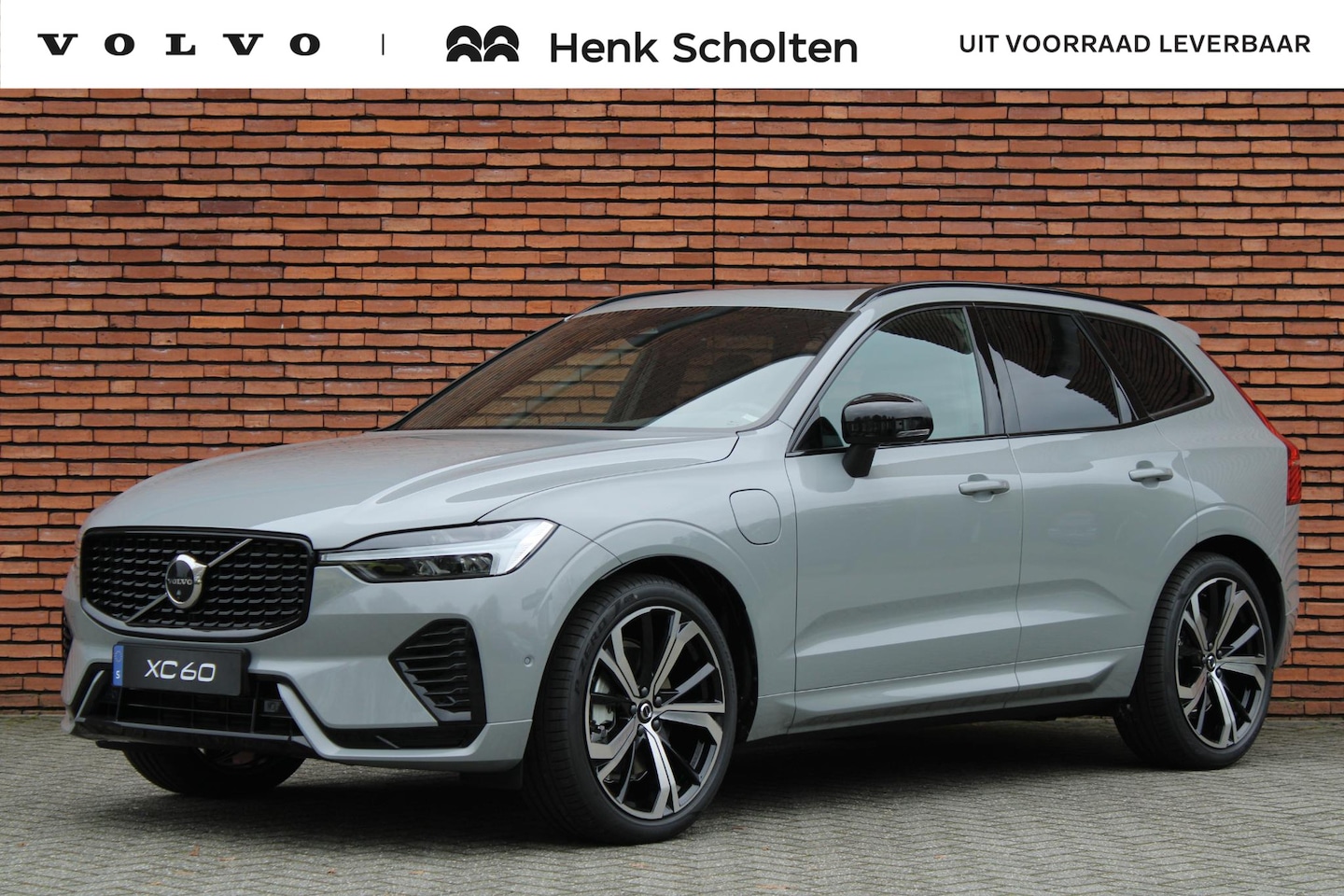 Volvo XC60 - T6 AUT8 350PK Plus Dark, Harman/Kardon, Panoramisch Schuif-/Kanteldak, 360 Graden Camera, - AutoWereld.nl