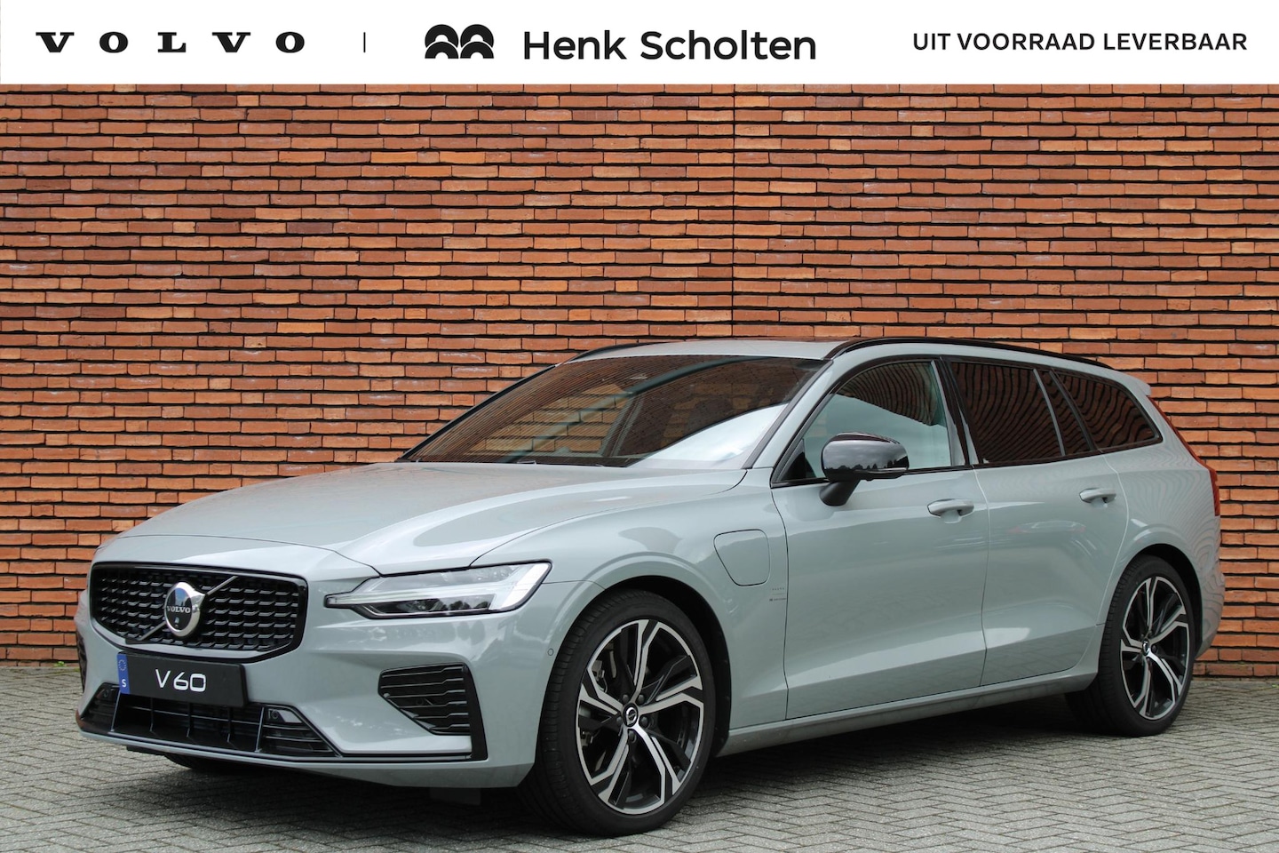 Volvo V60 - T6 AWD AUT8 350PK Plus Dark, Adaptieve Cruise Control, Pilot Assist, Harman Kardon, Panora - AutoWereld.nl