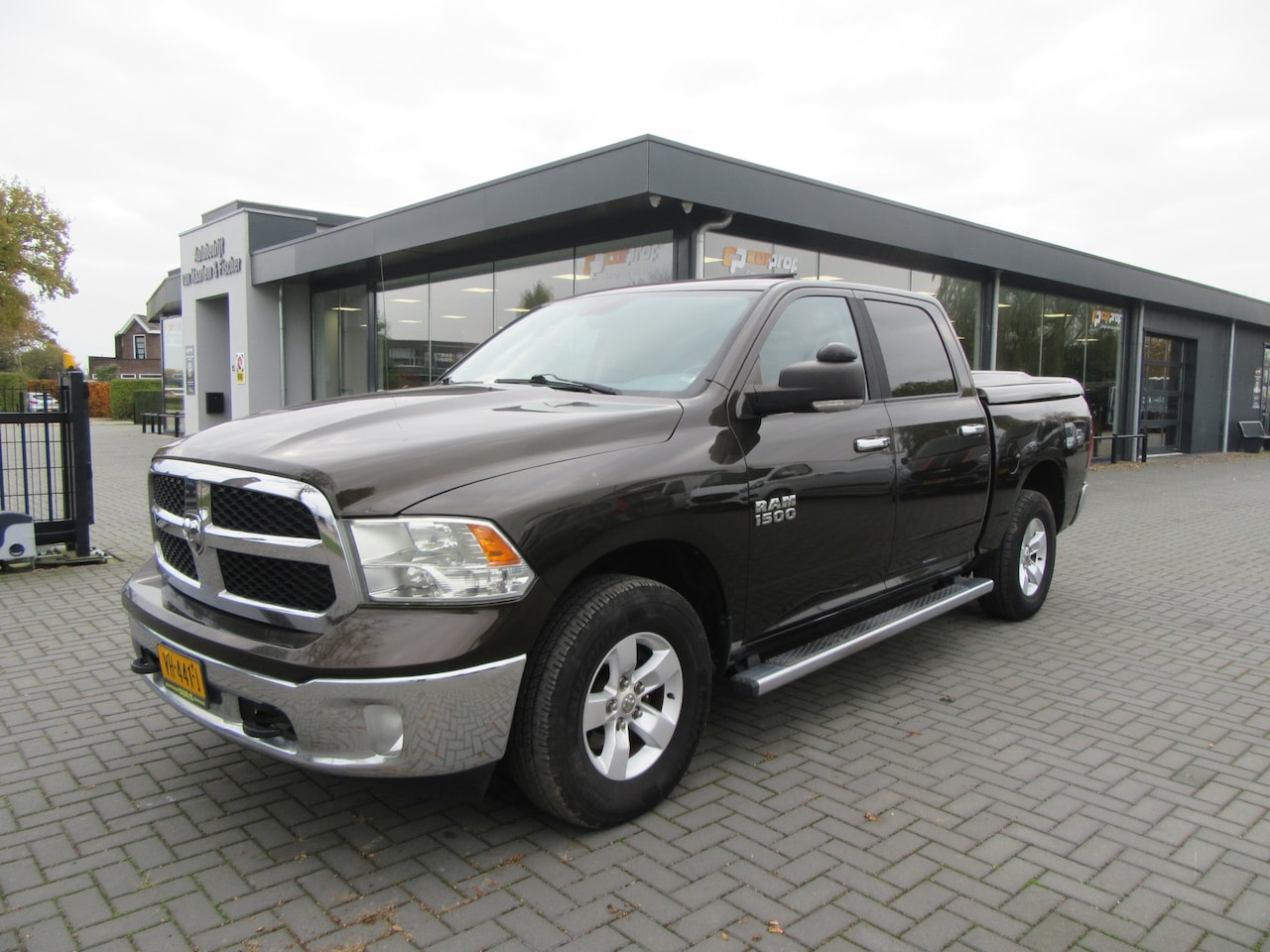 Dodge Ram 1500 - 3.6 V6 309PK 4x4 Crew Cab Automaat, LPG, Grijs kenteken - AutoWereld.nl