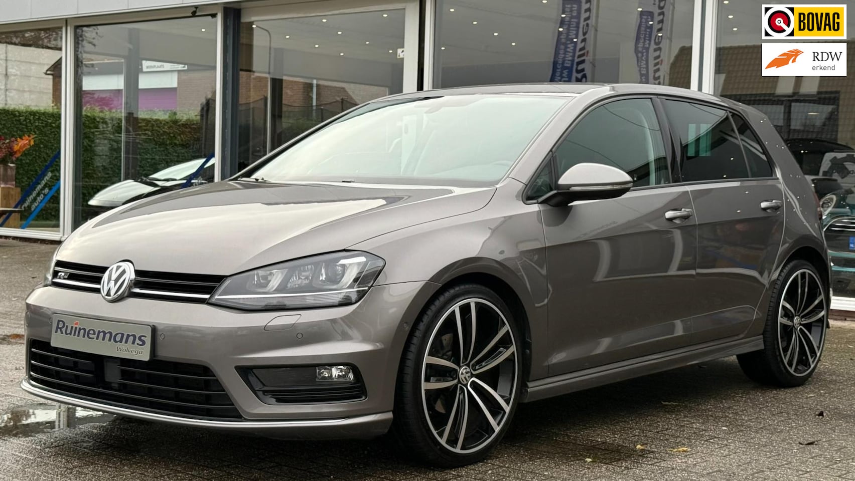 Volkswagen Golf - 1.2 TSI R-LINE / LEER / ACC / TREKHAAK - AutoWereld.nl