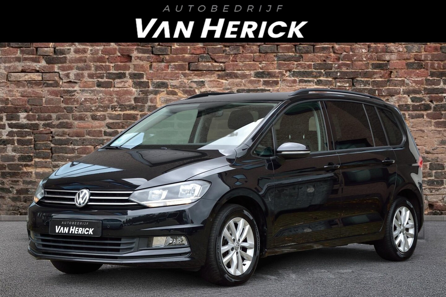 Volkswagen Touran - 1.4 TSI Highline 7-Persoons | Automaat | Camera | ACC | Clima - AutoWereld.nl