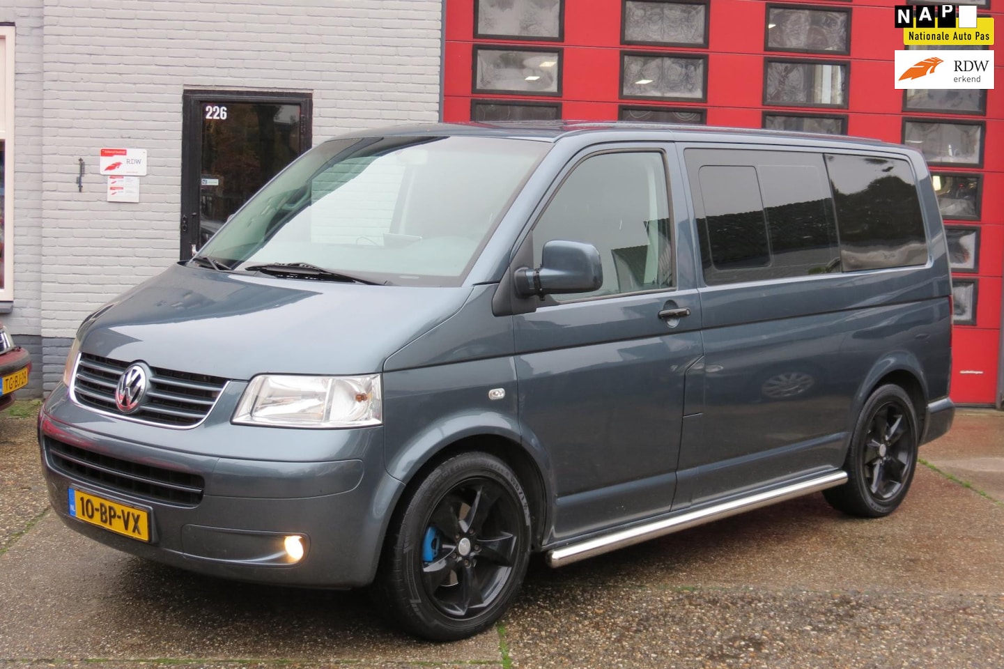 Volkswagen Transporter - 2.5 TDI 300 Budgetline DC 2.5 TDI 300 Budgetline DC , AIRCO, 18 INCH, GROOT SCHERM ,CR CONTROL - AutoWereld.nl