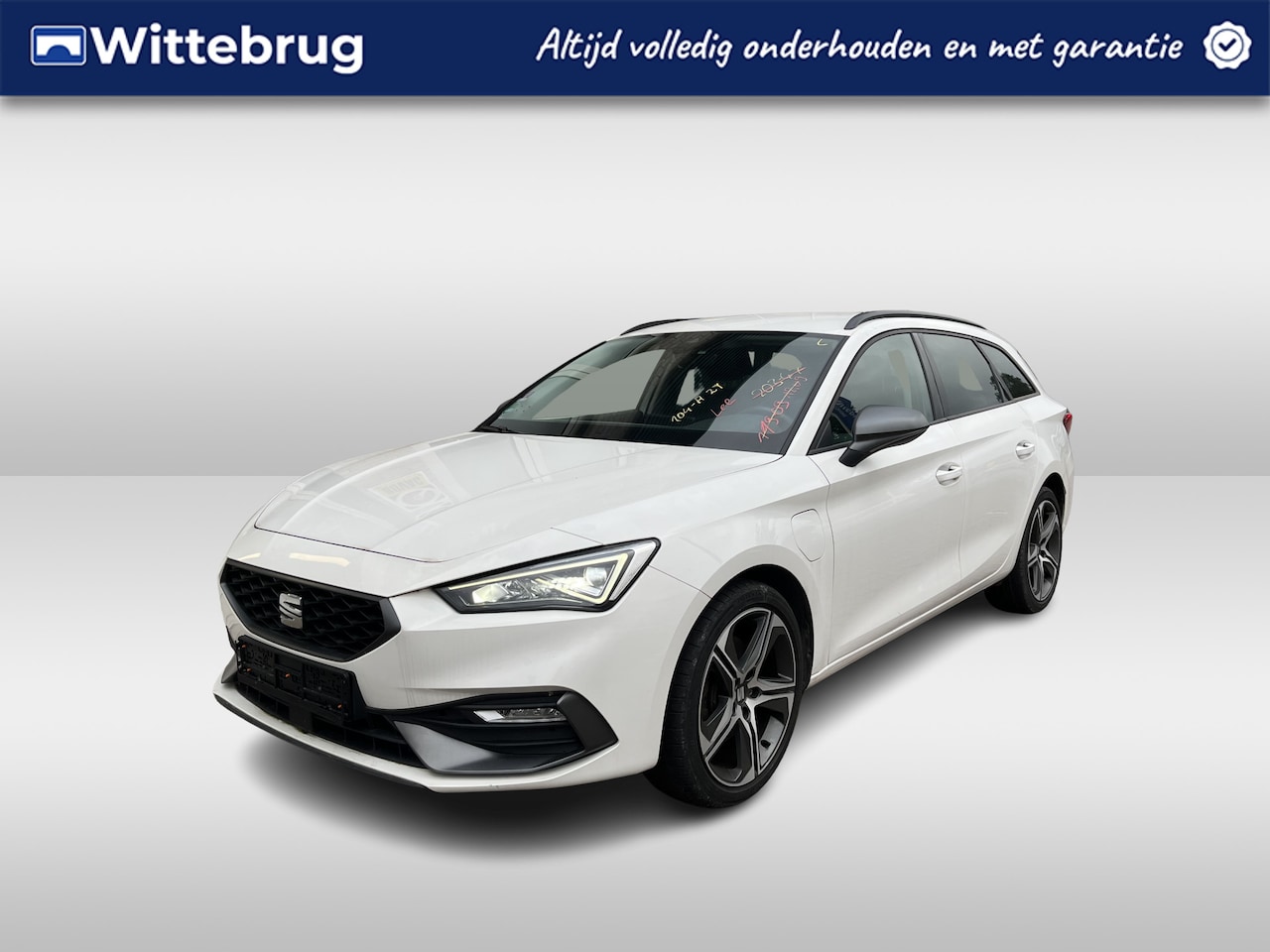 Seat Leon Sportstourer - 1.4 TSI eHybrid PHEV FR / AUTOMAAT/ TREKHAAK/ CAMERA/ PARK. SENSOREN/ MATRIX/ DODE HOEK/ M - AutoWereld.nl