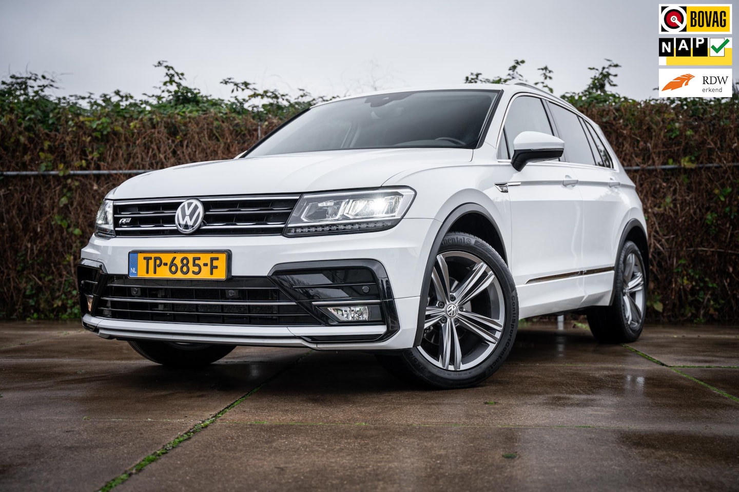 Volkswagen Tiguan - 1.4 TSI 150pk 4 Motion | R-line| Automaat | Navigatie | App Connect | Trekhaak | - AutoWereld.nl