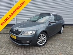 Skoda Octavia Combi - 1.6 TDI Greentech Style Business Automaat, trekhaak, Xenon, cruise, panoramadak, navigatie