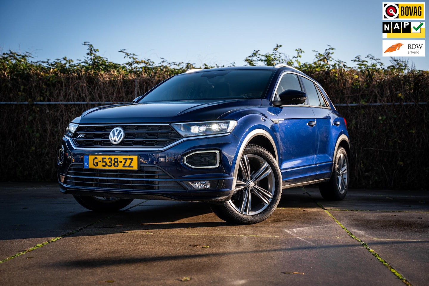 Volkswagen T-Roc - 1.5 TSI 150pk Sport R-Line | Trekhaak | Parkeer Camera | Adaptieve cruise control | App-Co - AutoWereld.nl