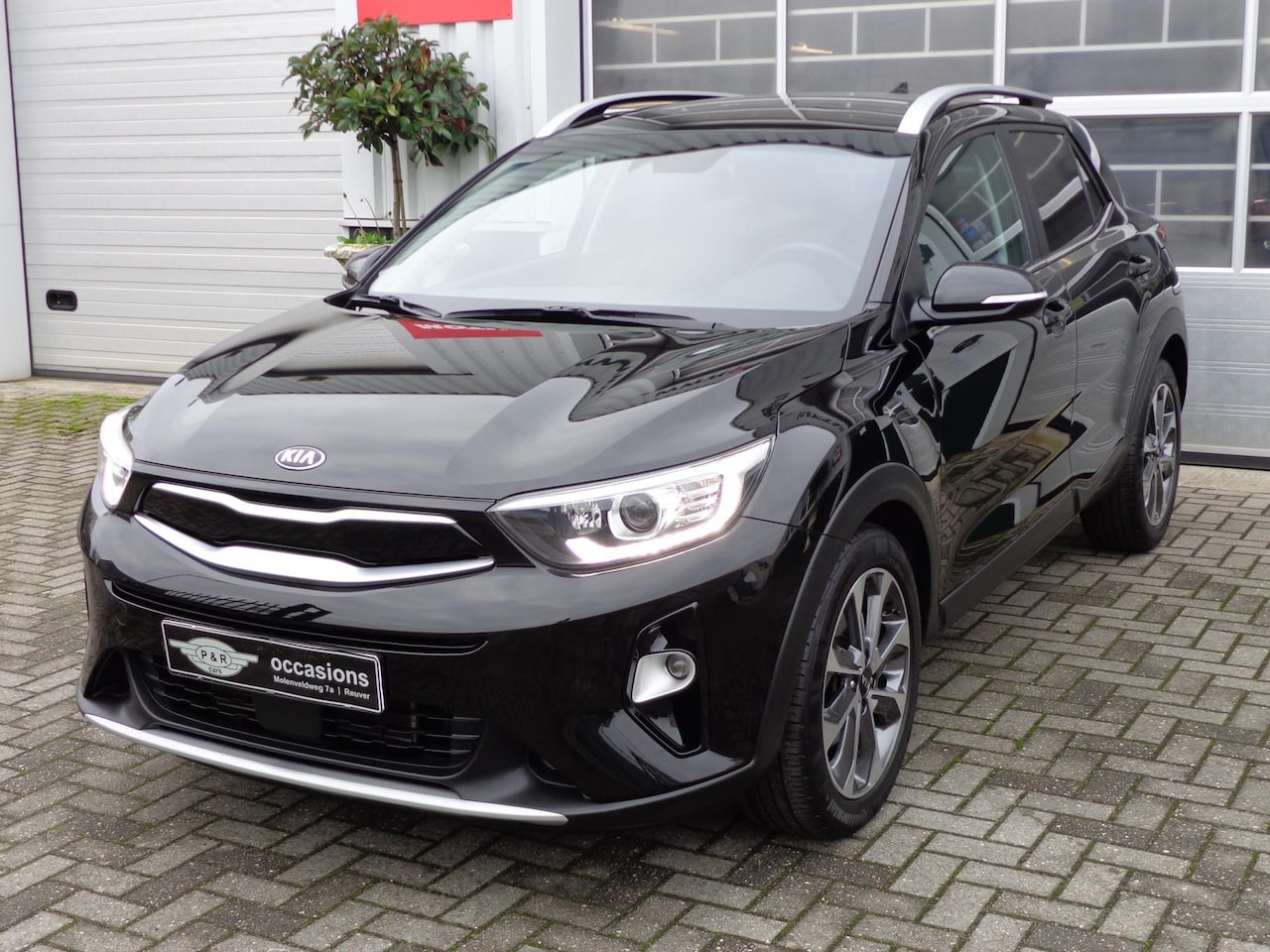 Kia Stonic - 1.0 T-GDi ExecutiveLine 1.0 T-GDi Executive Line, Schuifdak, Lederen bekleding, Full options !! - AutoWereld.nl