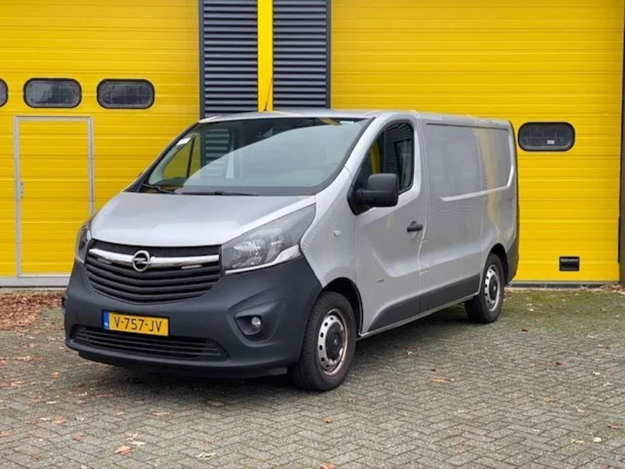 Opel Vivaro - 125PK EU6 Airco/Cruise/Navi/Camera - AutoWereld.nl