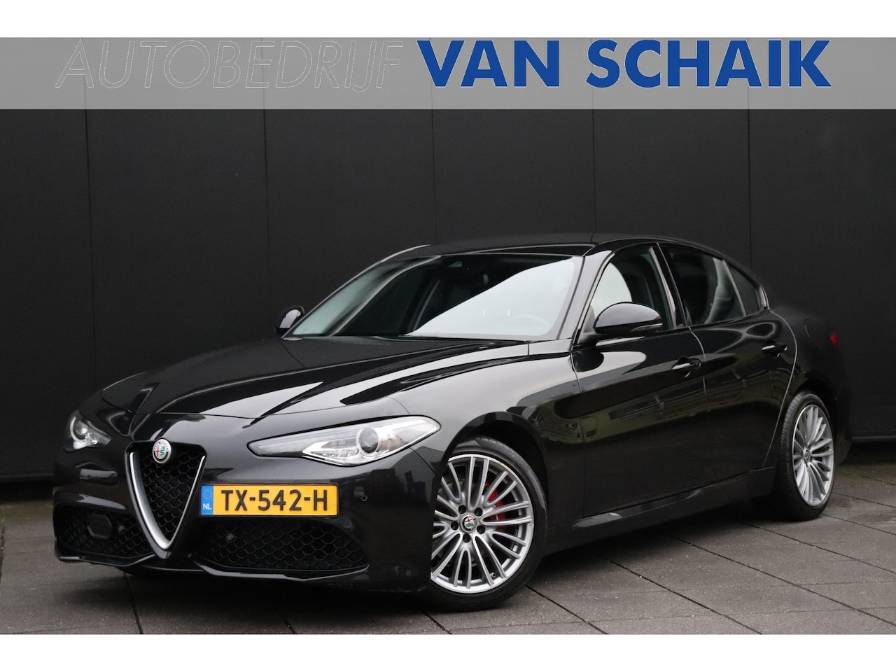 Alfa Romeo Giulia - 2.0T Super | LEDER | MEMORY | STOEL/STUURVERW. | TREKHAAK | CAMERA | NAVI | CRUISE | - AutoWereld.nl