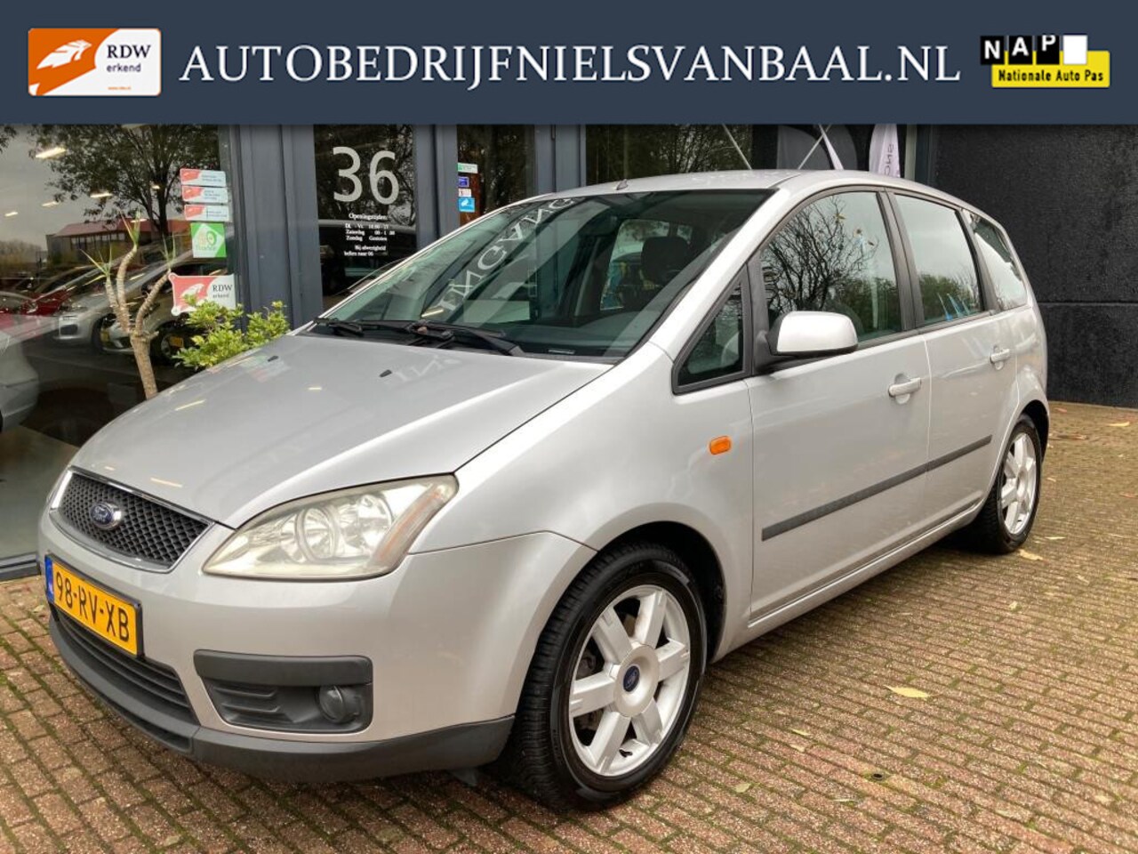 Ford Focus C-Max - 1.6-16V Futura 83Dkm NAP/Airco/Cruise/Trekh. - AutoWereld.nl