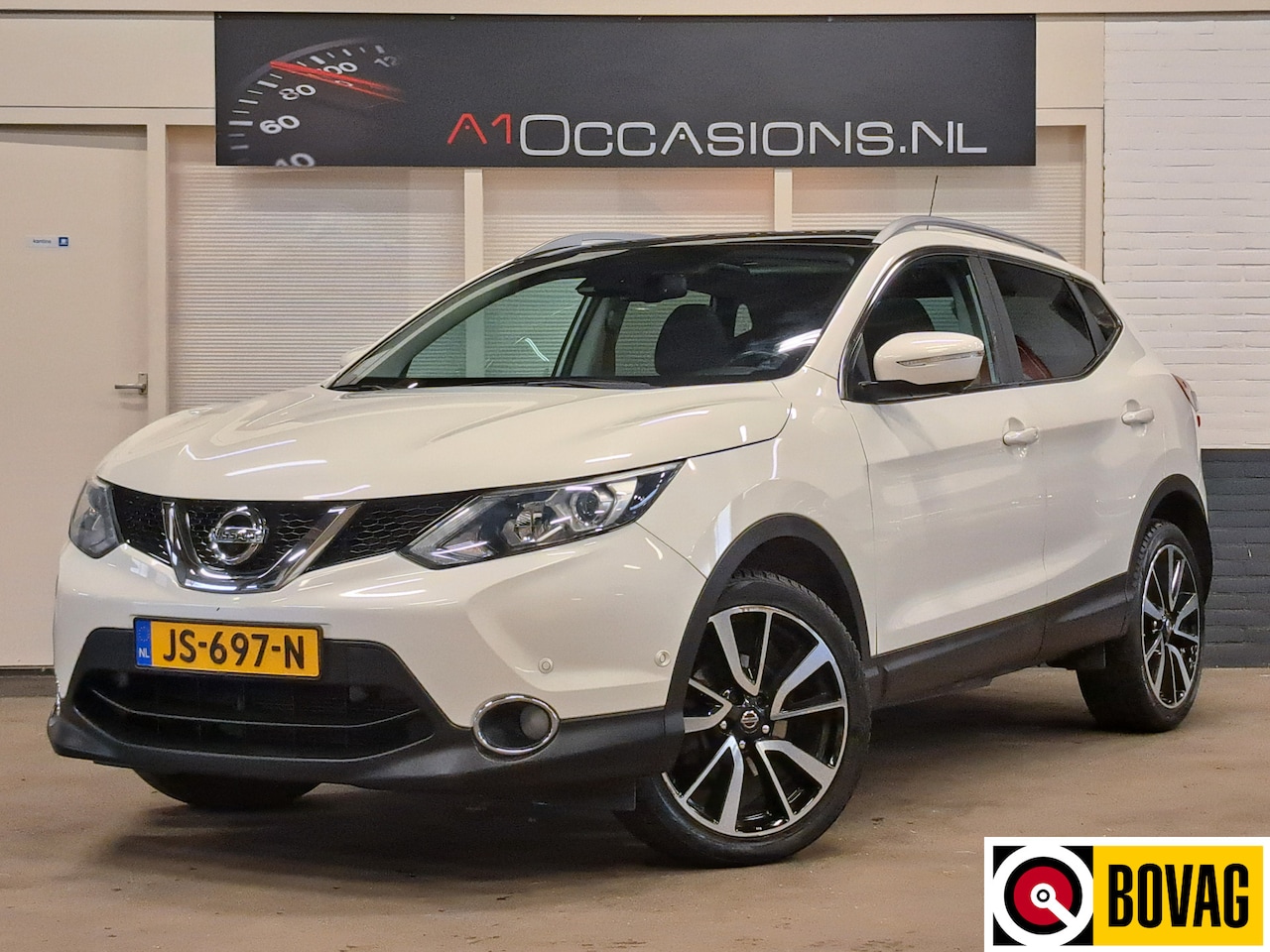 Nissan Qashqai - 1.2 Tekna + LEDER + NAVI + PANODAK !! - AutoWereld.nl