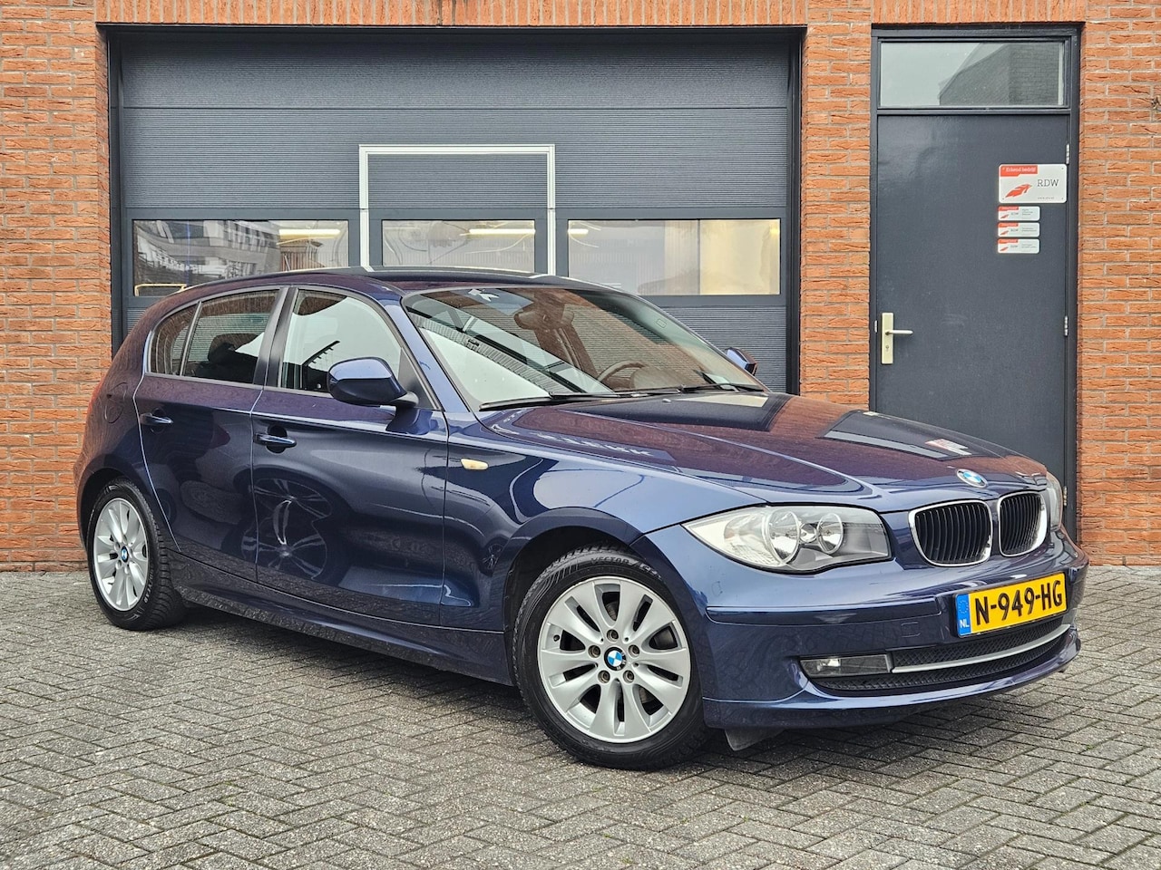 BMW 1-serie - 116i 5-deurs Facelift 16" ECC PDC - AutoWereld.nl