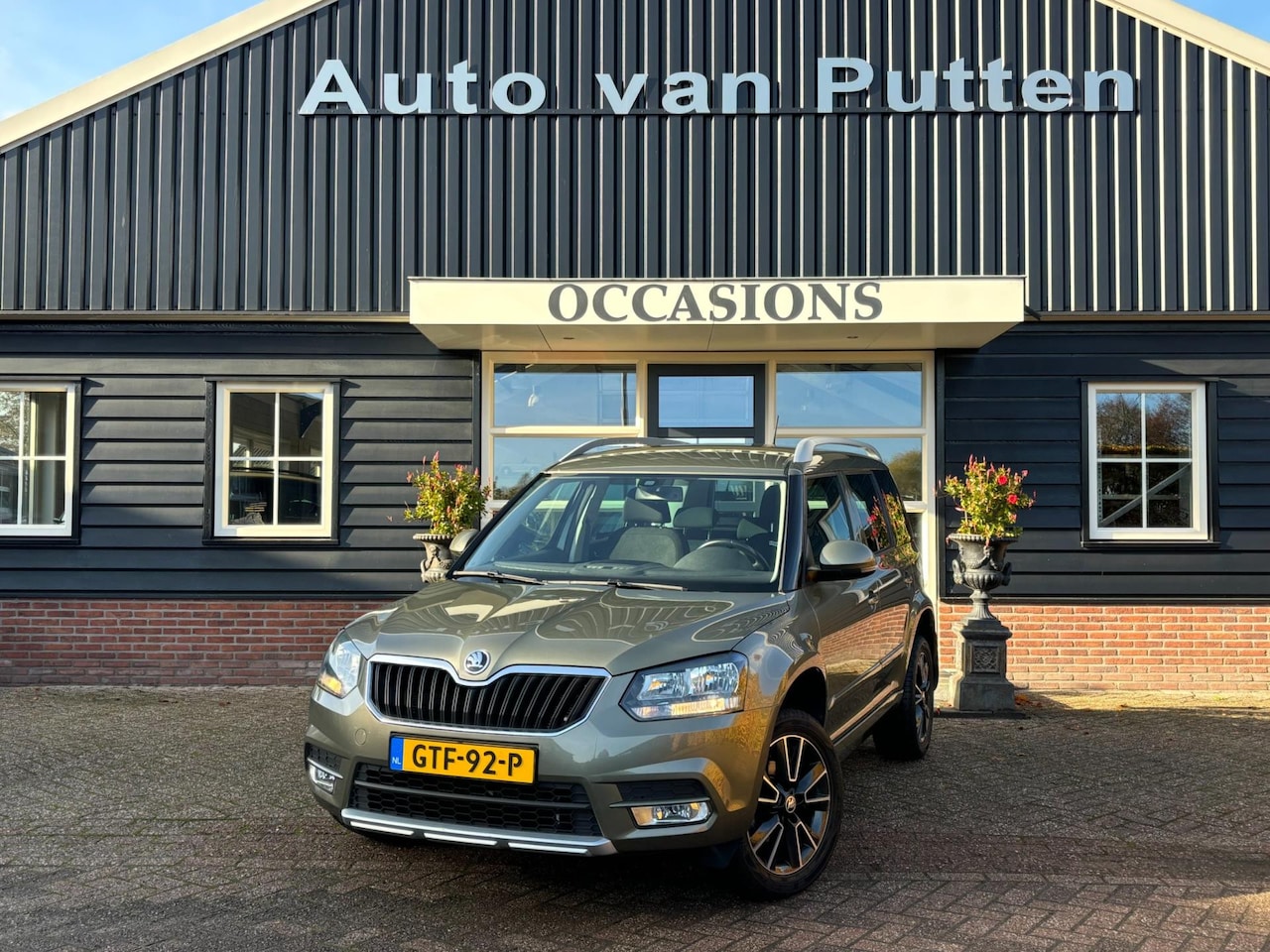 Skoda Yeti - 1.2 TSI Greentech Style / Automaat / Stoelverwarming / Airco / 17 inch Licht metaal / - AutoWereld.nl