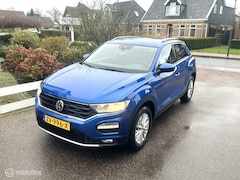 Volkswagen T-Roc - 1.0 TSI 116PK Style Business ACHTERUITRIJ CAMERA STOELVERWARMING CARPLAY NAVIGATIE AFNEEMB