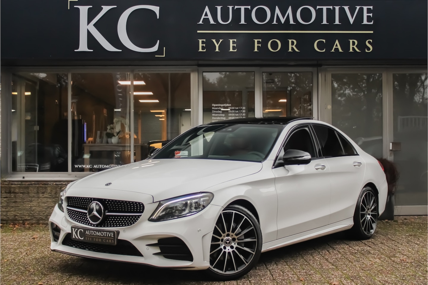 Mercedes-Benz C-klasse - 180 AMG Night | Burmester | Pano | Sfeer - AutoWereld.nl