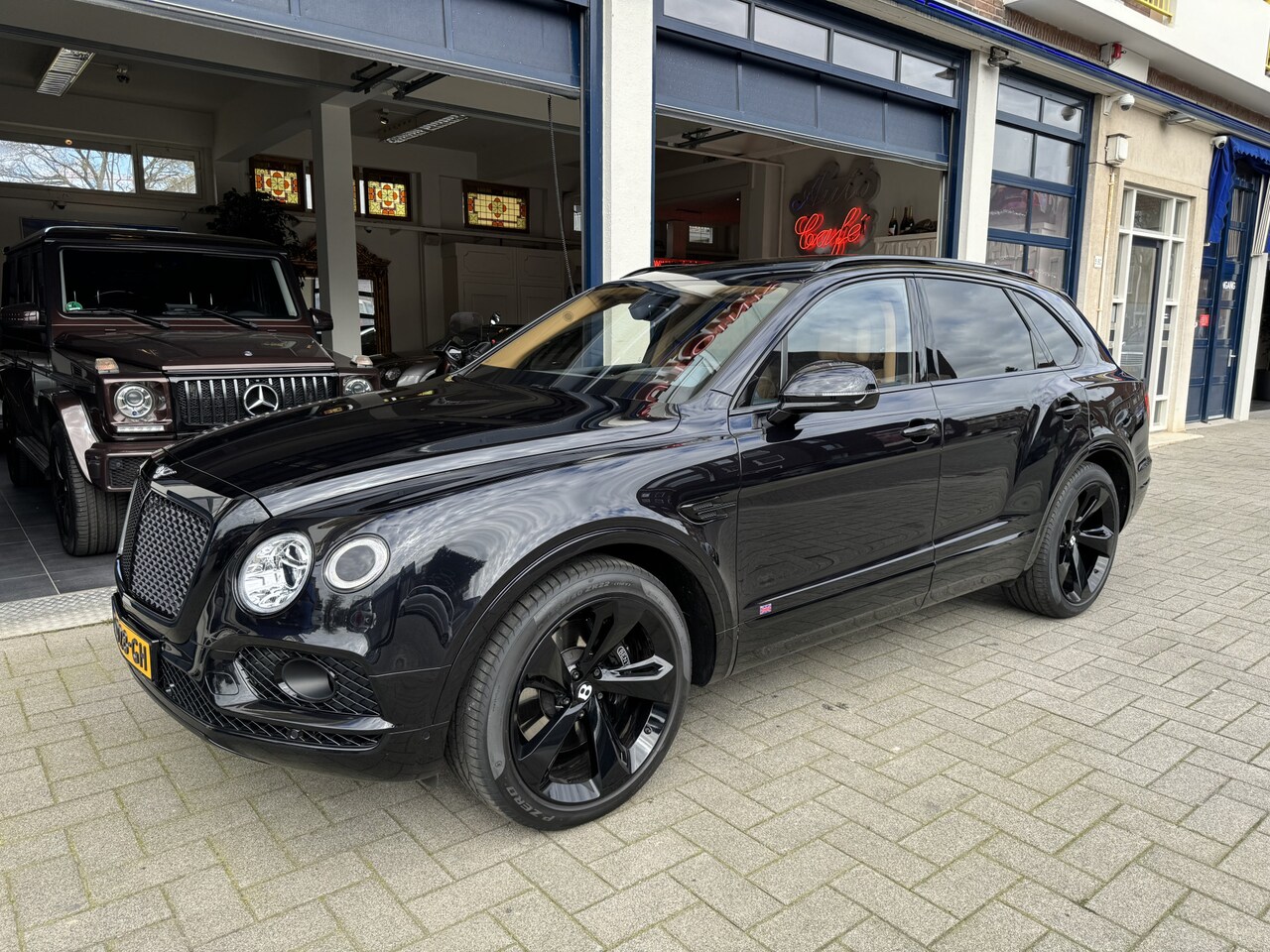 Bentley Bentayga - 6.0 W12 FIRST BLACK EDITION NAIM AUDIO/22 " - AutoWereld.nl