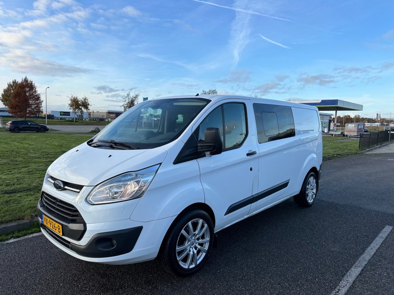 Ford Transit Custom - 310 2.2 TDCI L2H1 Ambiente DC 310 2.2 TDCI L2H1 Ambiente DC - AutoWereld.nl