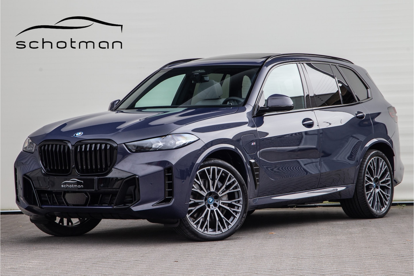 BMW X5 - xDrive50e M-Sportpakket, Panorama, Harman-Kardon, Sepia Blue, Trekhaak 2024 - AutoWereld.nl