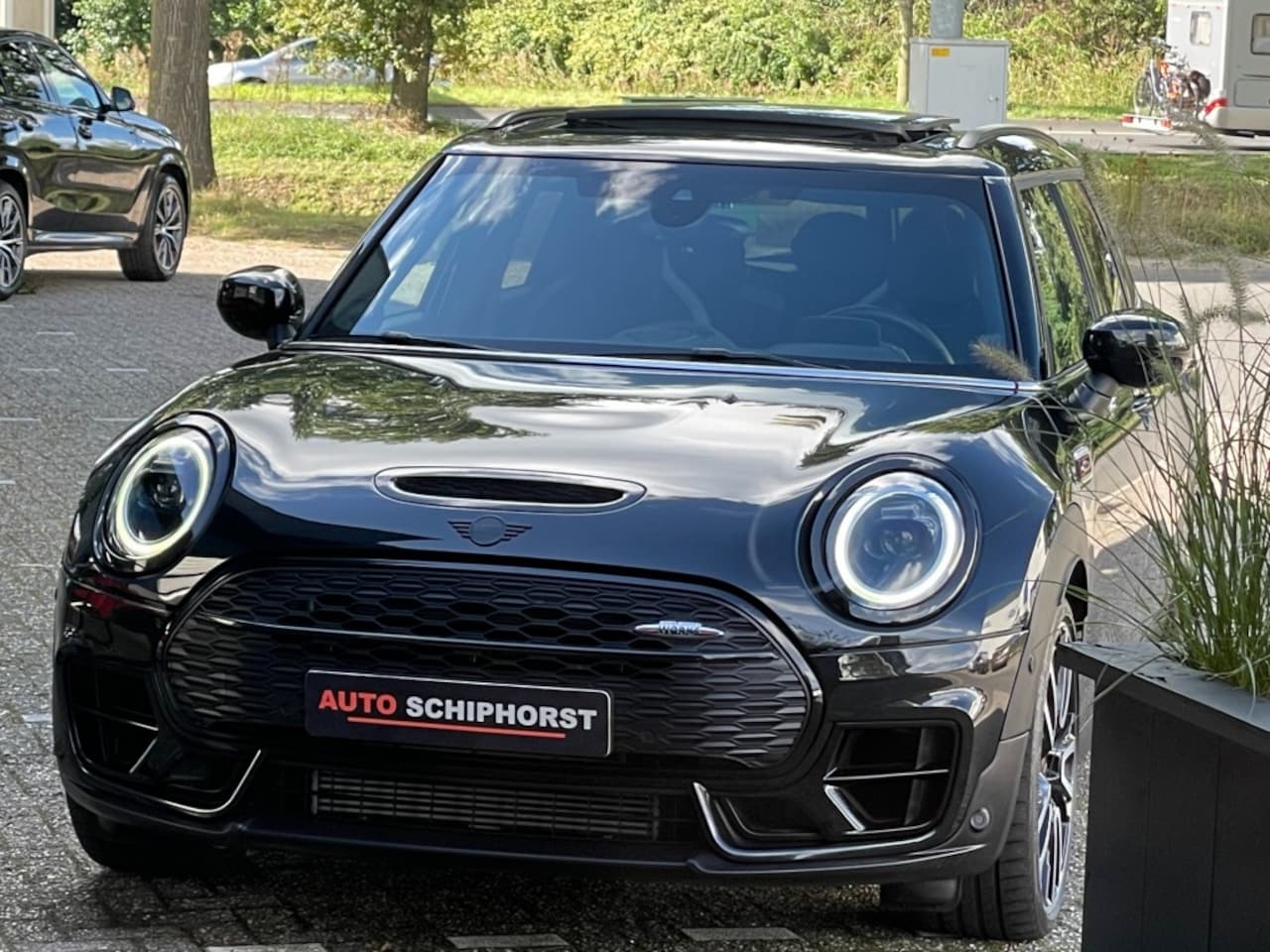 MINI Clubman - Clubman Jcw 306pk All4/Panoramadak/haed-up/19 inch/jcw stoelen - AutoWereld.nl