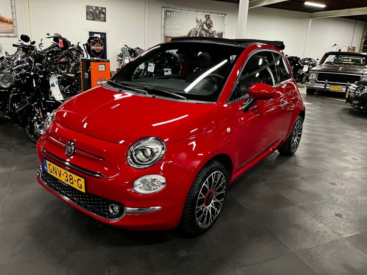 Fiat 500 - 1.0 HYBRID CABRIO RED - AutoWereld.nl