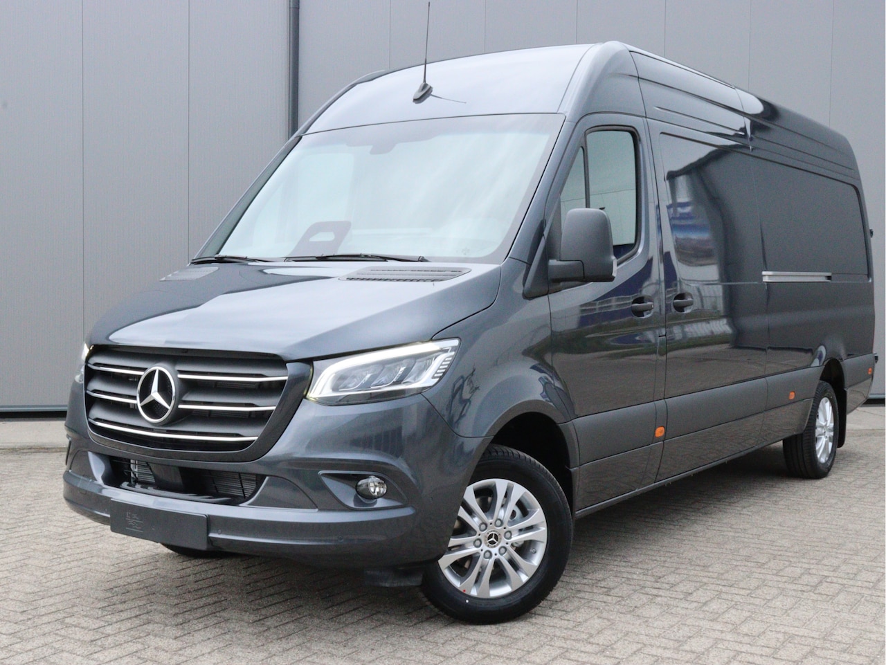 Mercedes-Benz Sprinter - 319 CDI 190pk L3H2 RWD Autommaat, Distronic, LED, Schuifdeur links - AutoWereld.nl