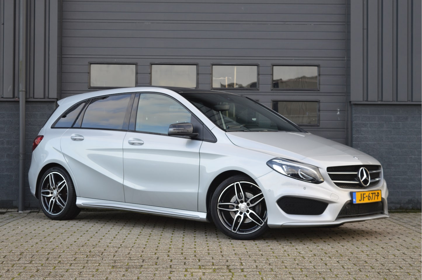 Mercedes-Benz B-klasse - 180 AMG Night Edition Plus | ORG. NL | PANO | - AutoWereld.nl