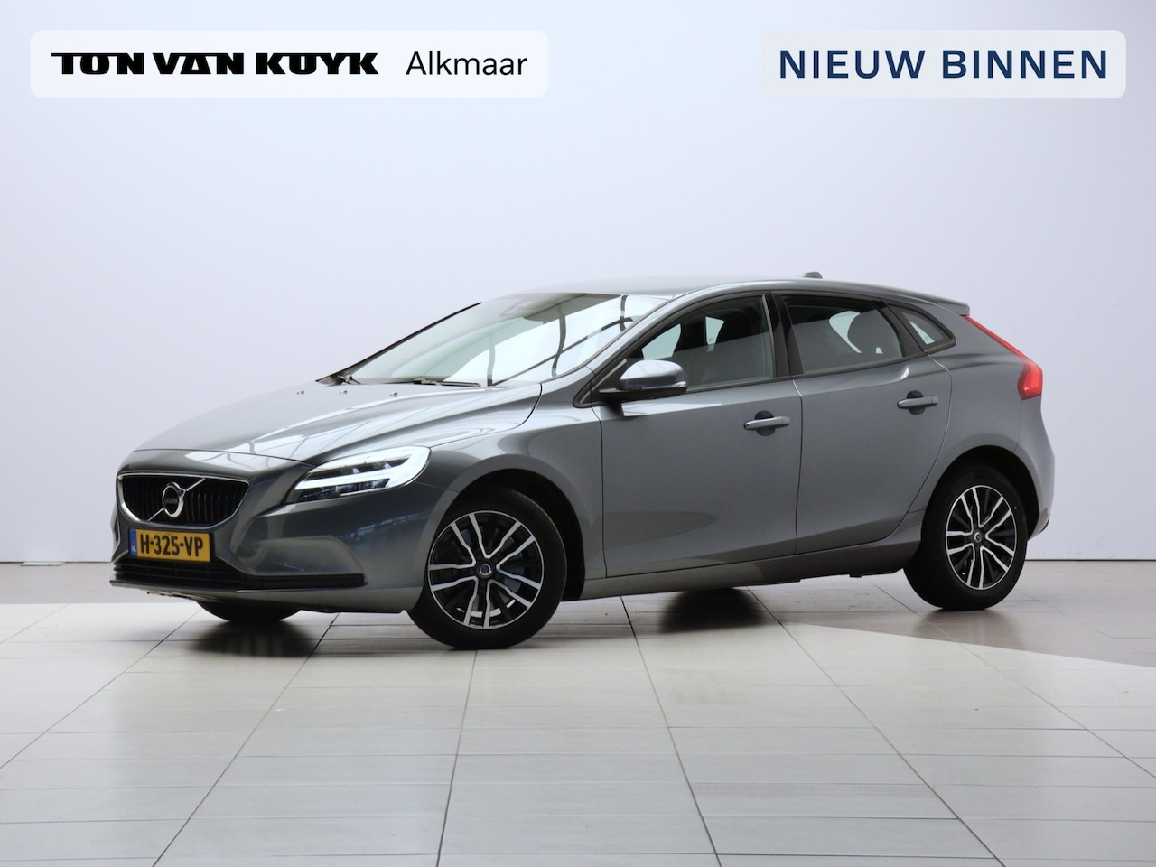 Volvo V40 - T2 Automaat Polar / Trekhaak / Parkeersensoren achter / Stoelverwarming - AutoWereld.nl