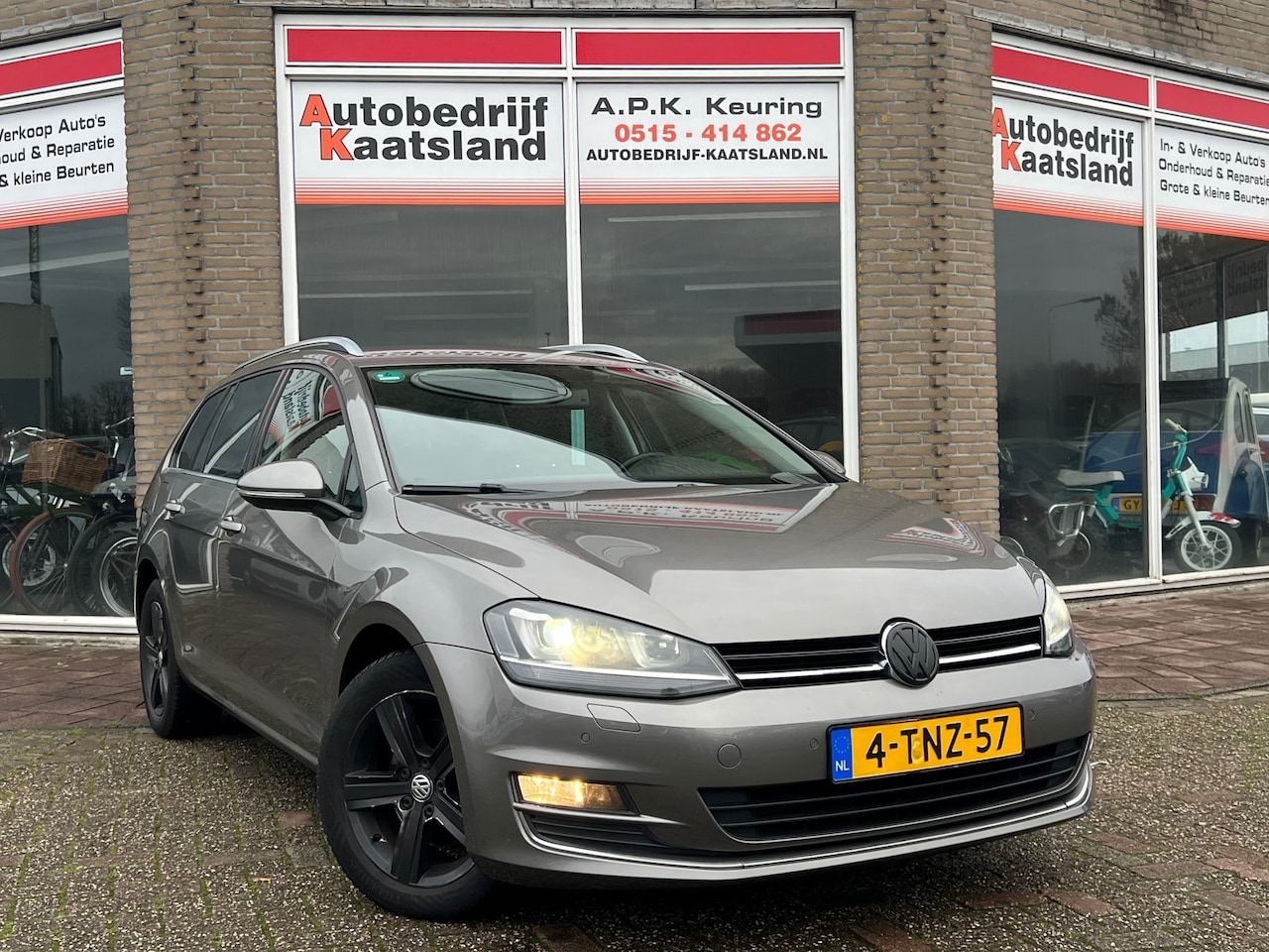 Volkswagen Golf - 1.6 TDI Highline BlueMotion - Xenon - Groot Navi - Leder - 2014 - AutoWereld.nl