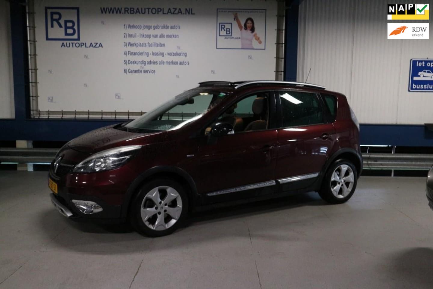 Renault Scénic Xmod - 1.2 TCe Bose + Pano + Leer + Xenon + Haak + TOP CONDITIE ! ! ! - AutoWereld.nl