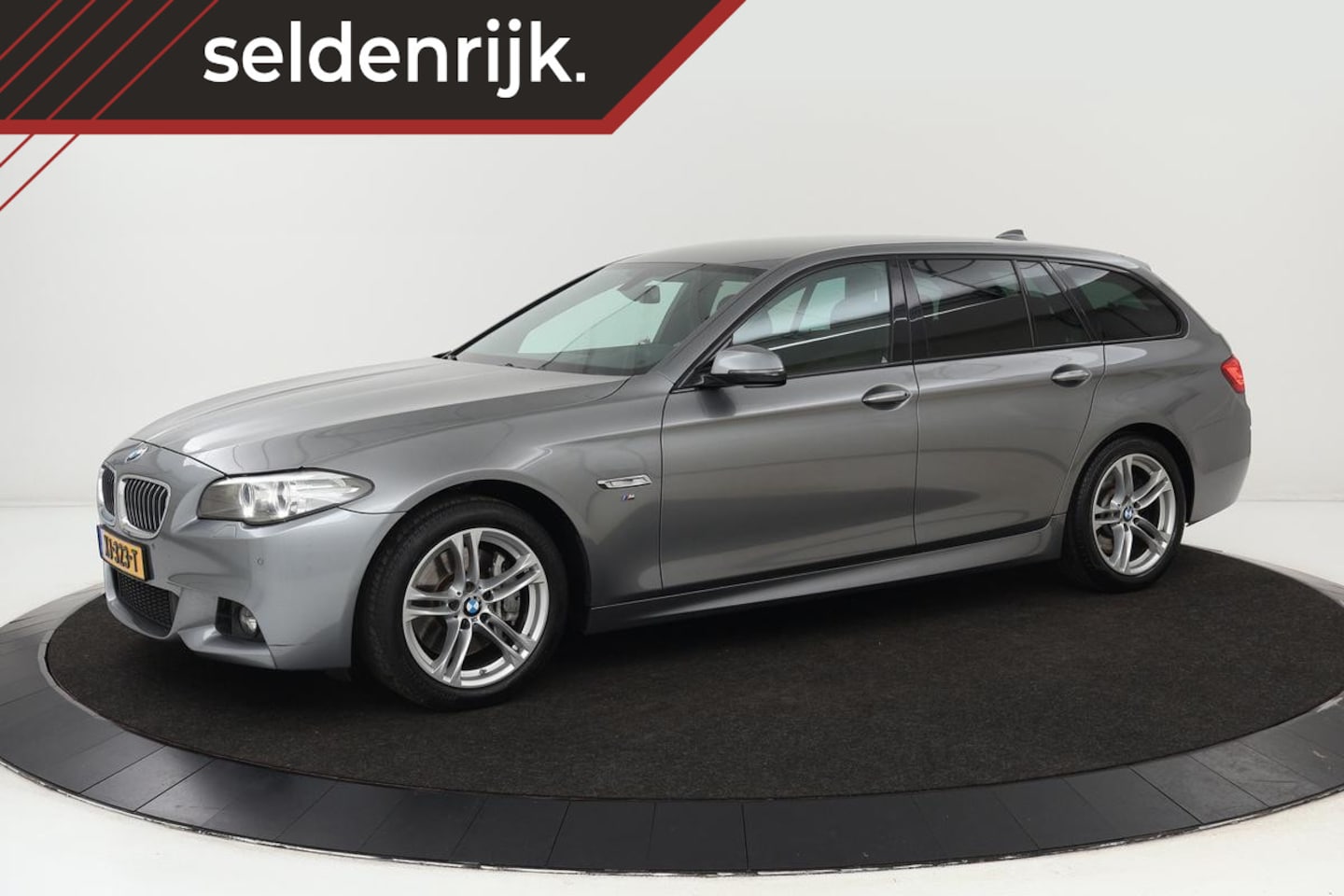 BMW 5-serie Touring - 535d xDrive M-Sport | 367pk | Alcantara | Memory | Navigatie | PDC | Sportstoelen | Xenon - AutoWereld.nl