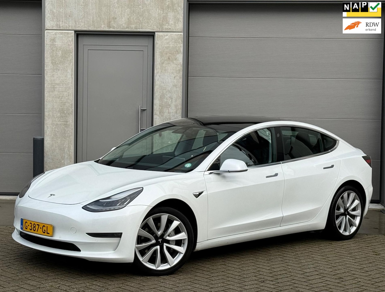 Tesla Model 3 - Long Range RWD Long Range AWD 75 kWh 2019 Wit TREKHAAK|19" - AutoWereld.nl