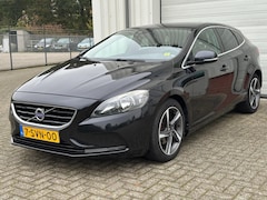 Volvo V40 - 1.6 D2 Momentum, Digitale Dashboard, Navi, PDC, R-Design Velgen