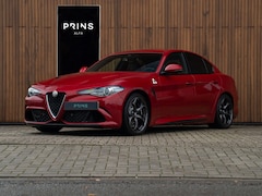 Alfa Romeo Giulia - 2.9 V6 Quadrifoglio | Carbon stoelen | Top onderhouden