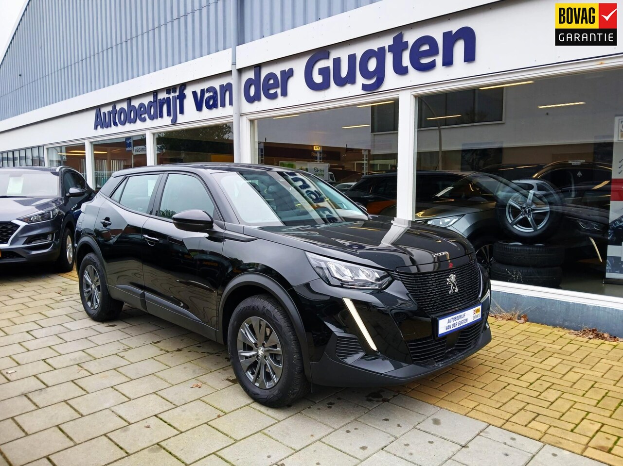 Peugeot 2008 - 1.2 PureTech Allure / Automaat / 26.000 Km / Carplay & Android / - AutoWereld.nl