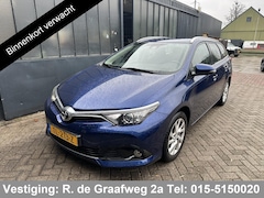 Toyota Auris Touring Sports - 1.2T Energy | Achteruitrijcamera | Cruise control |