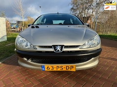 Peugeot 206 - 1.4 Air-line