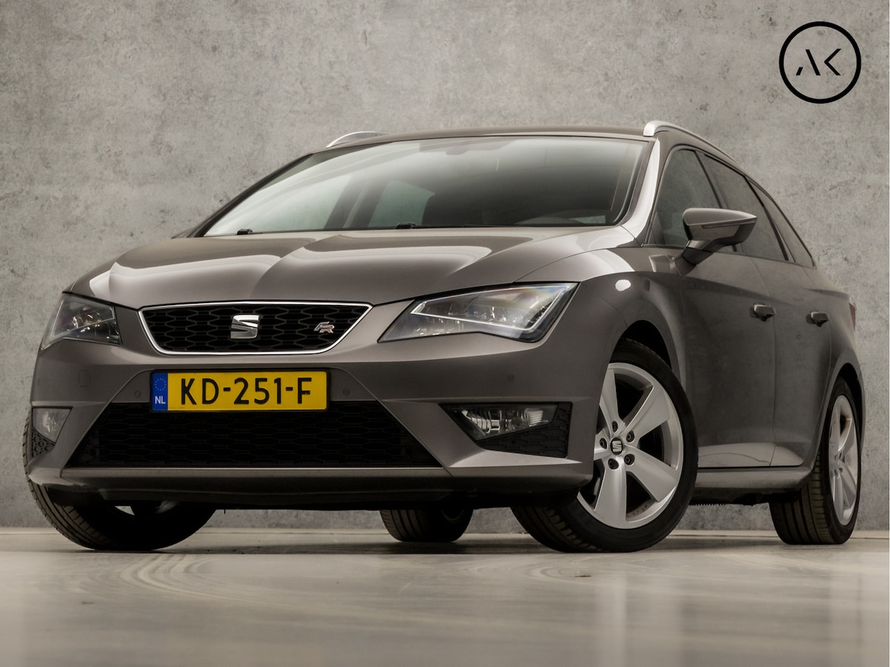 Seat Leon ST - 1.4 EcoTSI FR Sport 150Pk (APPLE CARPLAY, NAVIGATIE, CLIMATE, CAMERA, GETINT GLAS, LED KOP - AutoWereld.nl