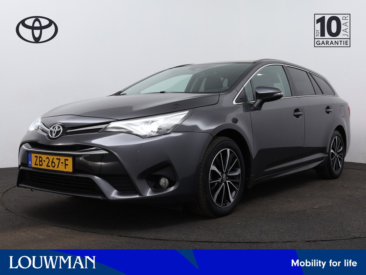 Toyota Avensis Touring Sports - 1.8 VVT-i SkyView Edition 1.8 VVT-i SkyView Edition - AutoWereld.nl