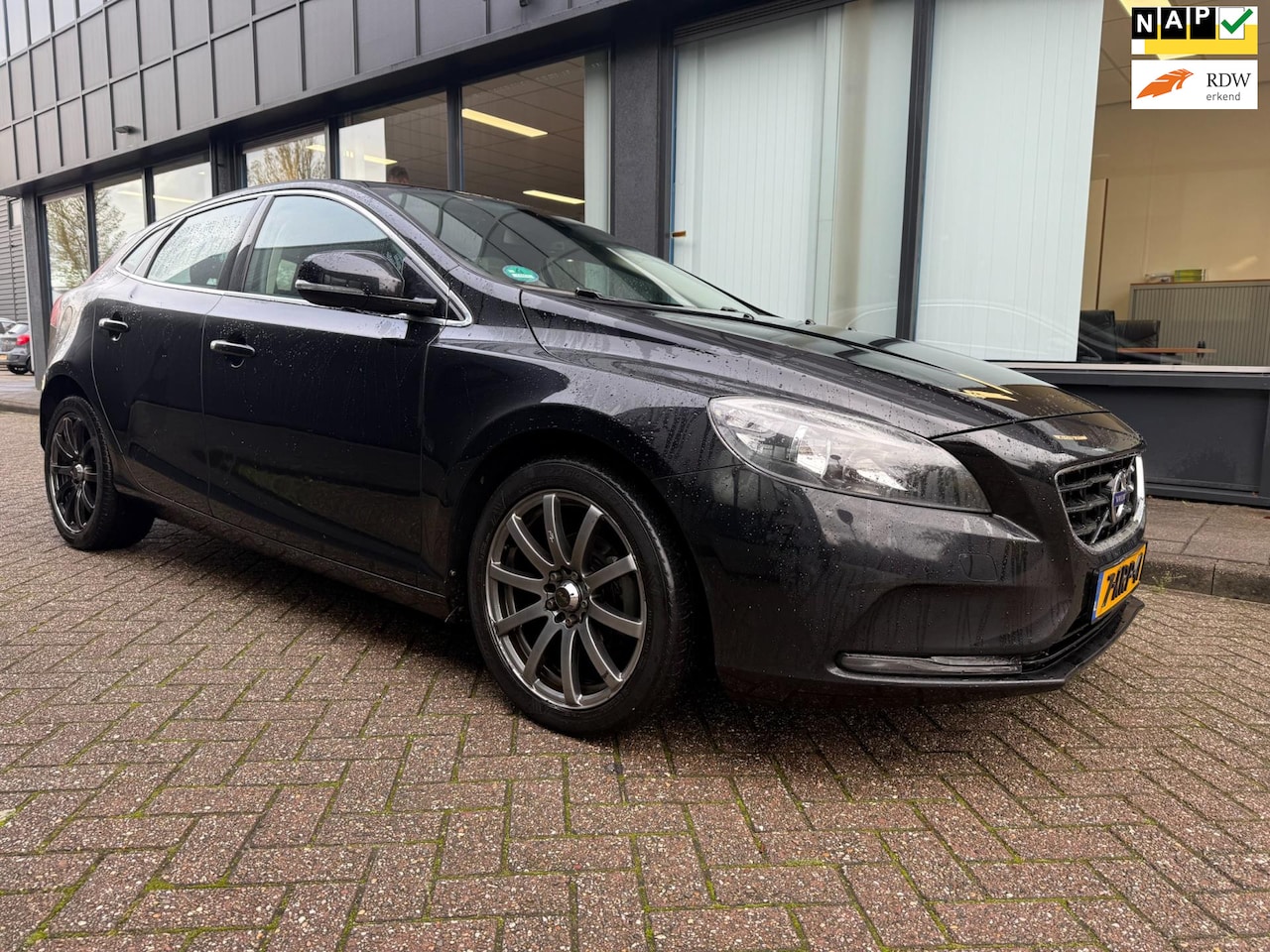 Volvo V40 - 1.6 D2 Momentum 1.6 D2 Momentum - AutoWereld.nl