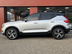 Volvo XC40 - 2.0 T4 AWD R-Design | Pano | Carplay | Stuur/stoelverw. | Pilot assist