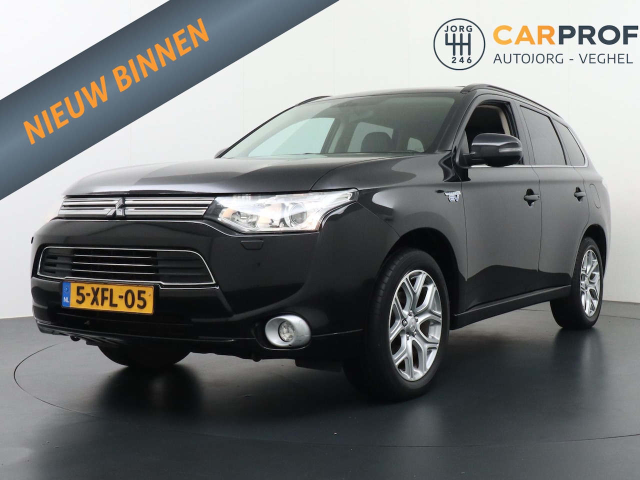 Mitsubishi Outlander - 2.0 PHEV Instyle Trekhaak leder Schuifdak - AutoWereld.nl