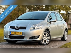 Toyota Auris - 1.4-16V Terra